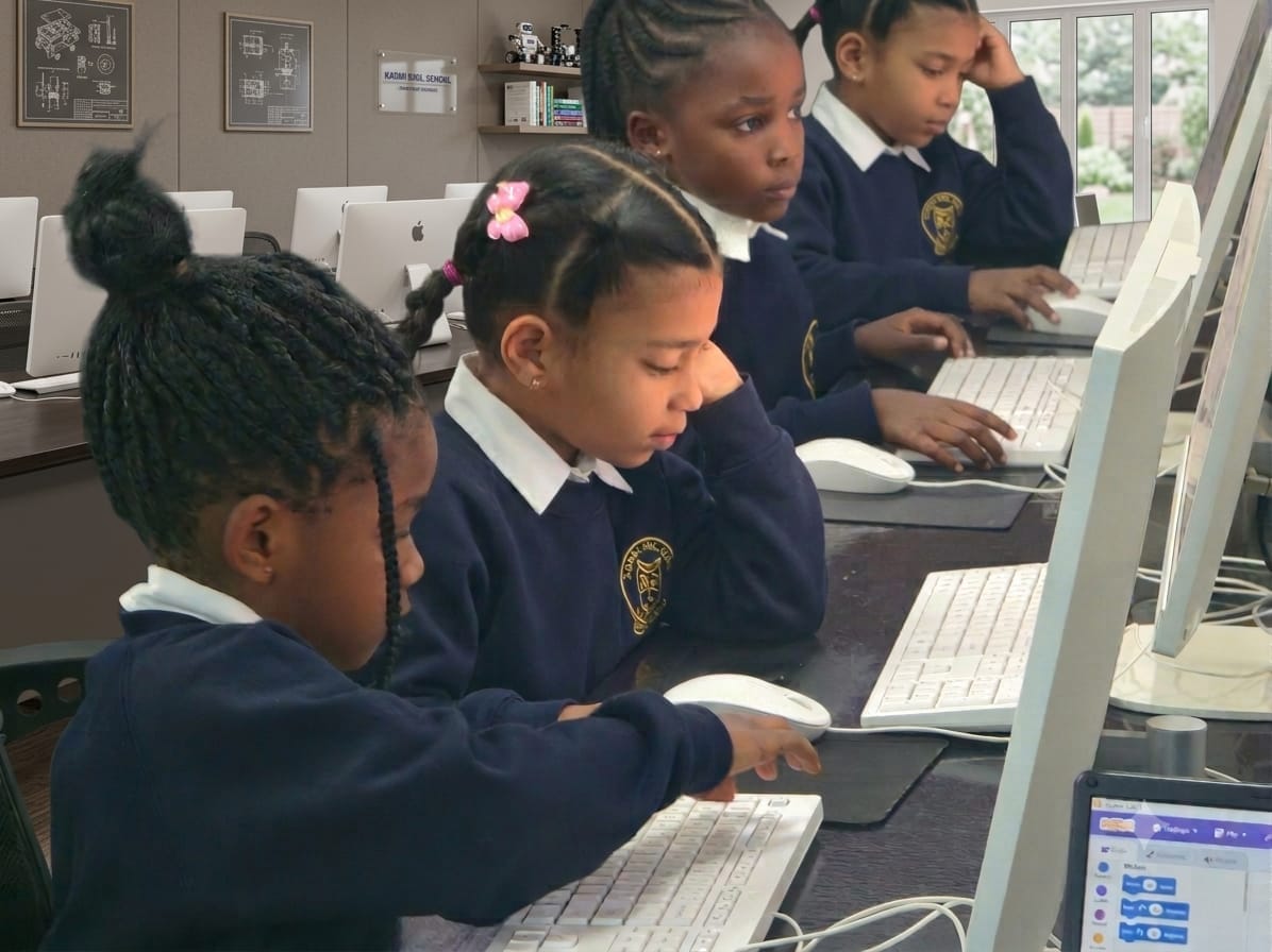 Primary learners in the Simba computer lab